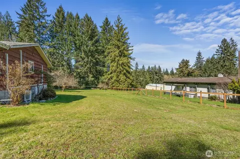 Exterior - 810 King Rd, Winlock, WA 98596 photo 7 of 10