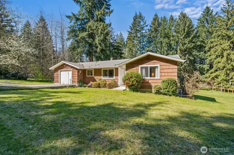 Exterior - 810 King Rd, Winlock, WA 98596 photo 2 of 10