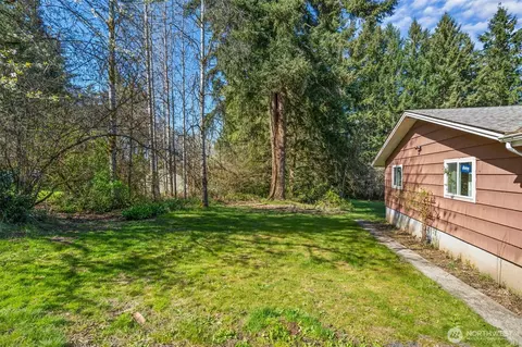 Exterior - 810 King Rd, Winlock, WA 98596 photo 5 of 10