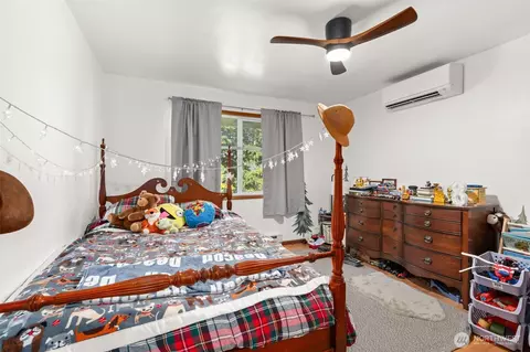 Bedroom - 810 King Rd, Winlock, WA 98596 photo 1 of 4
