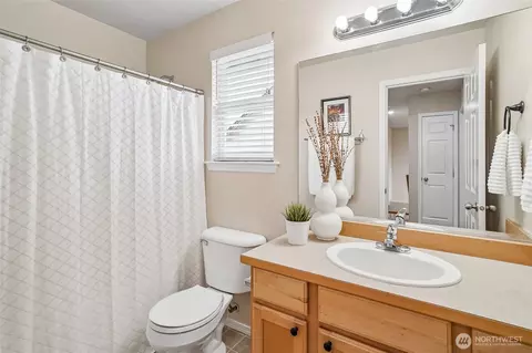 Bath - 111 Nellis Rd, Bothell, WA 98012 photo 3 of 3