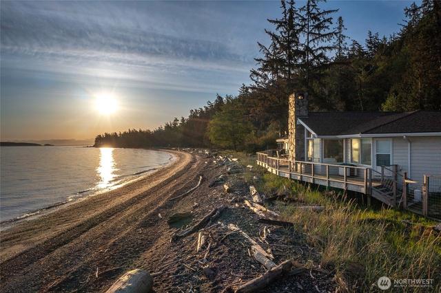 664 Tidewinds Ln, Eastsound, WA 98245