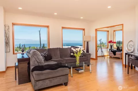 3109 S City Lights Pl, Port Angeles, WA 98362