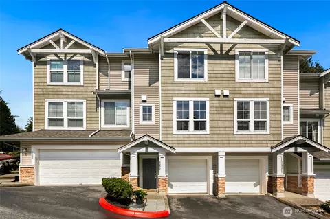 5390 237th Ter SE #30-2, Issaquah, WA 98029