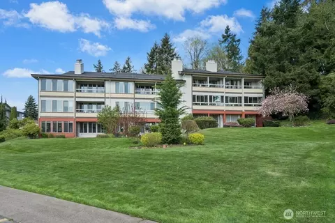 23407 Lakeview Dr #G101, Mountlake Terrace, WA 98043