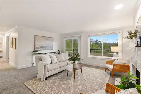 12341 35th Ave NE #405, Seattle, WA 98125
