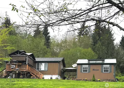 516 State Route 122, Silver Creek, WA 98585
