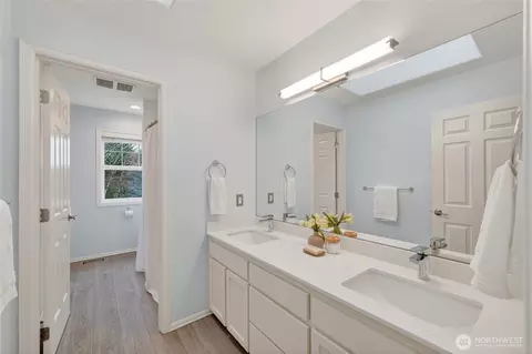 Bath - 15211 SE 12th Dr, Mill Creek, WA 98012 photo 4 of 4