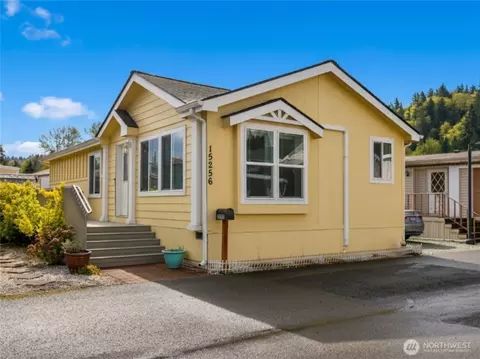 15256 Pine Dr, Renton, WA 98058