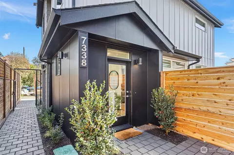 7338 27th Ave NW, Seattle, WA 98117