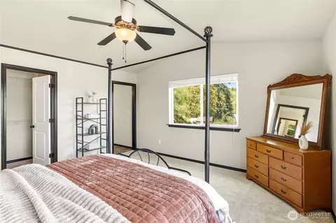 Bedroom - 9702 Lowell Larimer Rd, Everett, WA 98208 photo 4 of 7