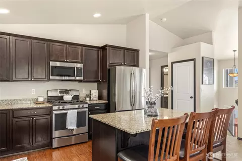 Kitchen - 9702 Lowell Larimer Rd, Everett, WA 98208 photo 3 of 3