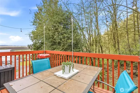 Exterior - 9702 Lowell Larimer Rd, Everett, WA 98208 photo 3 of 5