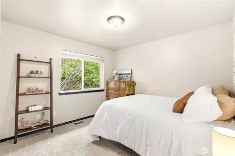 Bedroom - 9702 Lowell Larimer Rd, Everett, WA 98208 photo 5 of 7