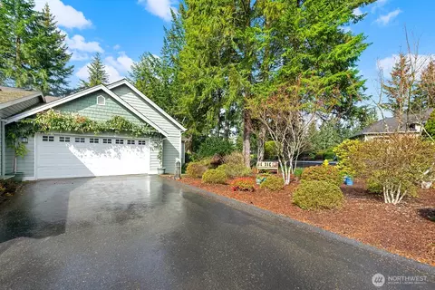 Exterior - 321 E Soderberg Rd #E 14, Allyn, WA 98524 photo 3 of 13