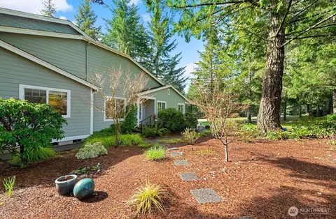 Exterior - 321 E Soderberg Rd #E 14, Allyn, WA 98524 photo 5 of 13
