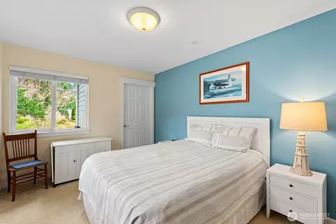Bedroom - 321 E Soderberg Rd #E 14, Allyn, WA 98524 photo 3 of 3