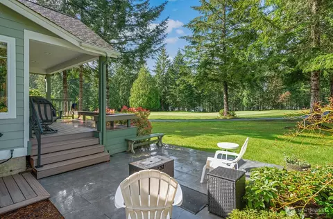Exterior - 321 E Soderberg Rd #E 14, Allyn, WA 98524 photo 6 of 13