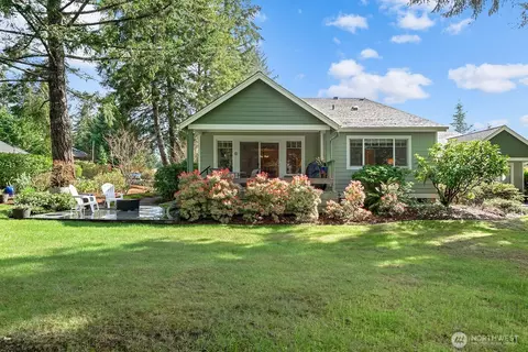 321 E Soderberg Rd #E 14, Allyn, WA 98524