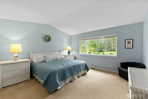 Bedroom - 321 E Soderberg Rd #E 14, Allyn, WA 98524 photo 1 of 3