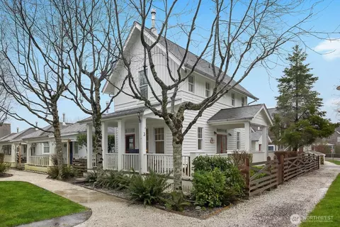 3 Float Ln, Pacific Beach, WA 98571