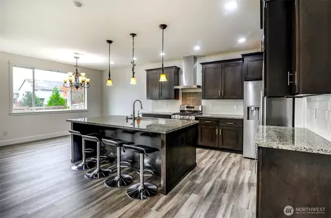 Kitchen - 474 Sigrist Dr E, Enumclaw, WA 98022 photo 1 of 5