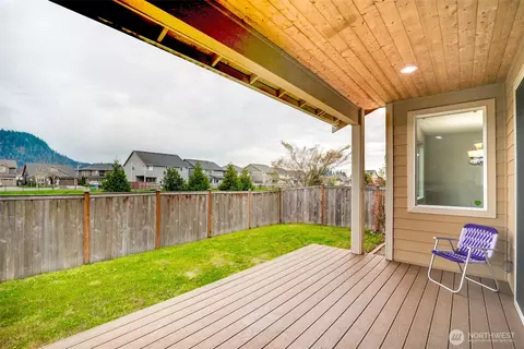 Exterior - 474 Sigrist Dr E, Enumclaw, WA 98022 photo 7 of 7