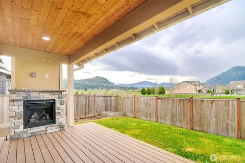 Exterior - 474 Sigrist Dr E, Enumclaw, WA 98022 photo 6 of 7