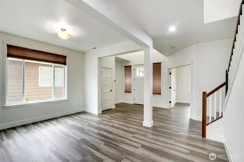 Living - 474 Sigrist Dr E, Enumclaw, WA 98022 photo 1 of 4
