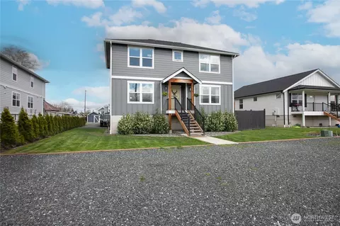 226 Morton St, Sumas, WA 98295