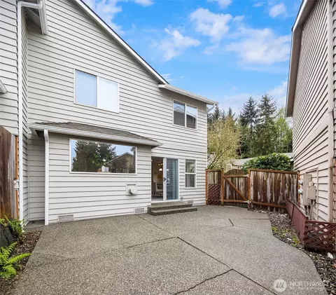 Exterior - 5735 14th Dr W, Everett, WA 98203 photo 3 of 4