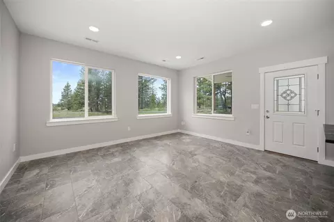 Living - 35315 S Bootstrap Ln, Cheney, WA 99004 photo 1 of 2