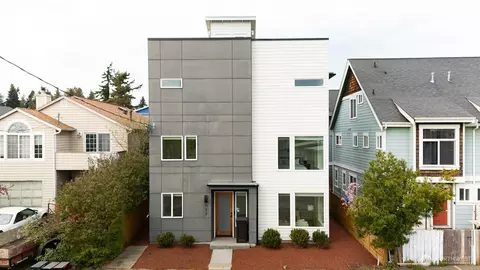 522 N 104th St, Seattle, WA 98133