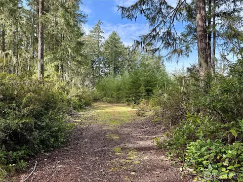 7288 Beauchamp Ln NW, Seabeck, WA 98380