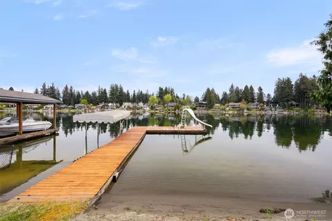 2403 185th Ave E, Lake Tapps, WA 98391