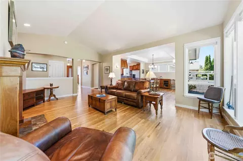 Living - 811 Medsker Rd, Sequim, WA 98382 photo 2 of 3