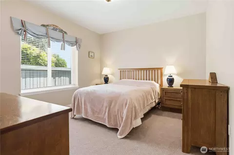 Bedroom - 811 Medsker Rd, Sequim, WA 98382 photo 3 of 3