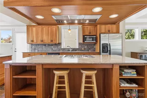 Kitchen - 811 Medsker Rd, Sequim, WA 98382 photo 4 of 7
