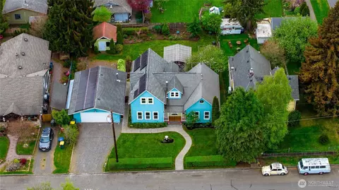 1306 23rd St, Bellingham, WA 98225