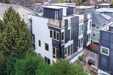 612 N 45th St #C, Seattle, WA 98103