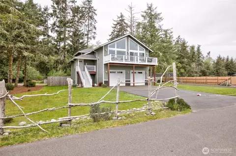 181 Sunrise Ave SE, Ocean Shores, WA 98569
