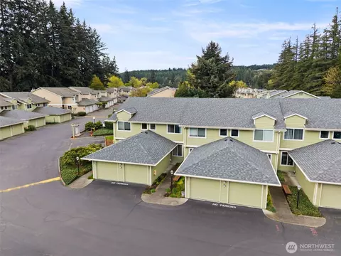 3931 NW Fairway Ln, Bremerton, WA 98312