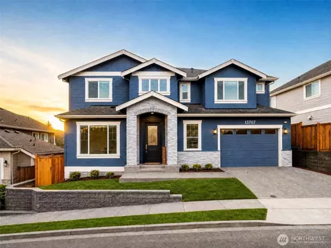 13707 NE 133rd Pl, Kirkland, WA 98034