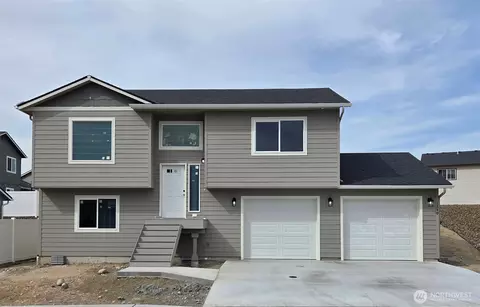 1349 Juno St SE, East Wenatchee, WA 98802