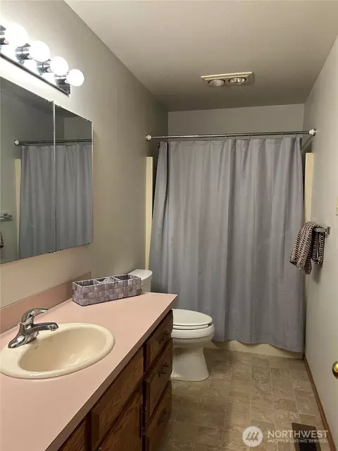 Bath - 6850 Raspberry Dr #A, Everson, WA 98247 photo 1 of 1
