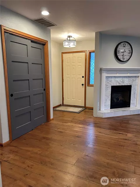 Entry Way - 6850 Raspberry Dr #A, Everson, WA 98247 photo 2 of 3