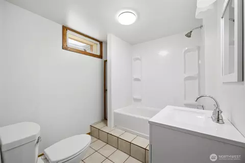 Bath - 206 E Cedar St, Othello, WA 99344 photo 2 of 2