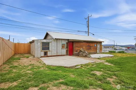 Exterior - 206 E Cedar St, Othello, WA 99344 photo 8 of 12