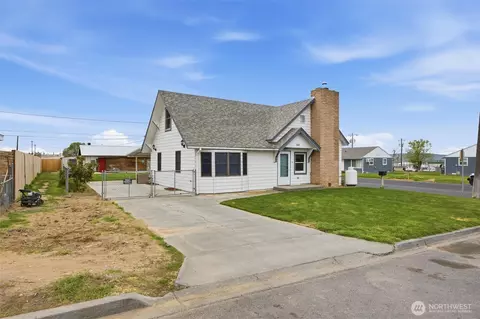 Exterior - 206 E Cedar St, Othello, WA 99344 photo 10 of 12