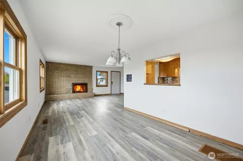 Living - 206 E Cedar St, Othello, WA 99344 photo 3 of 3